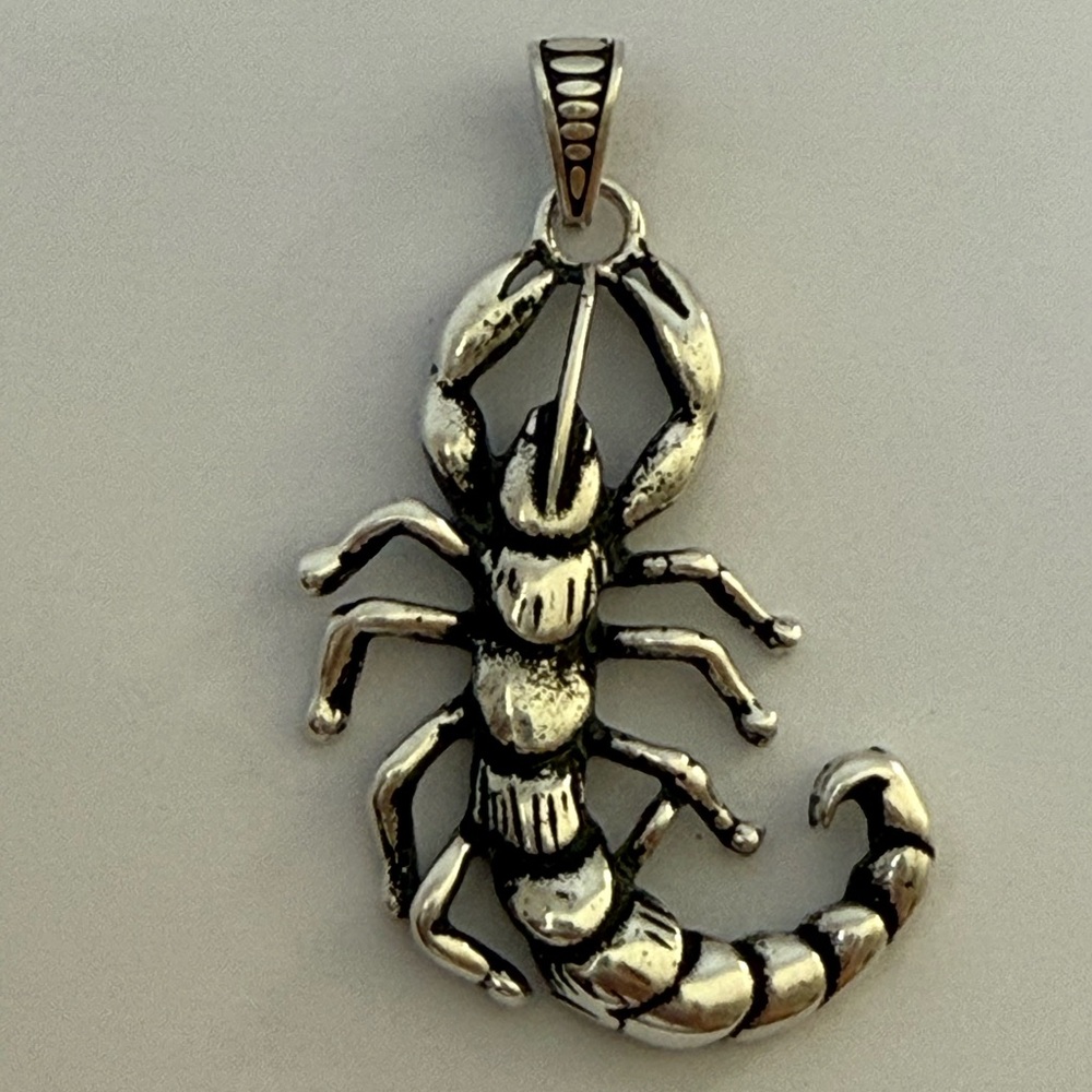 🦂925 Silver scorpion pendant for scorpio horoscope sign